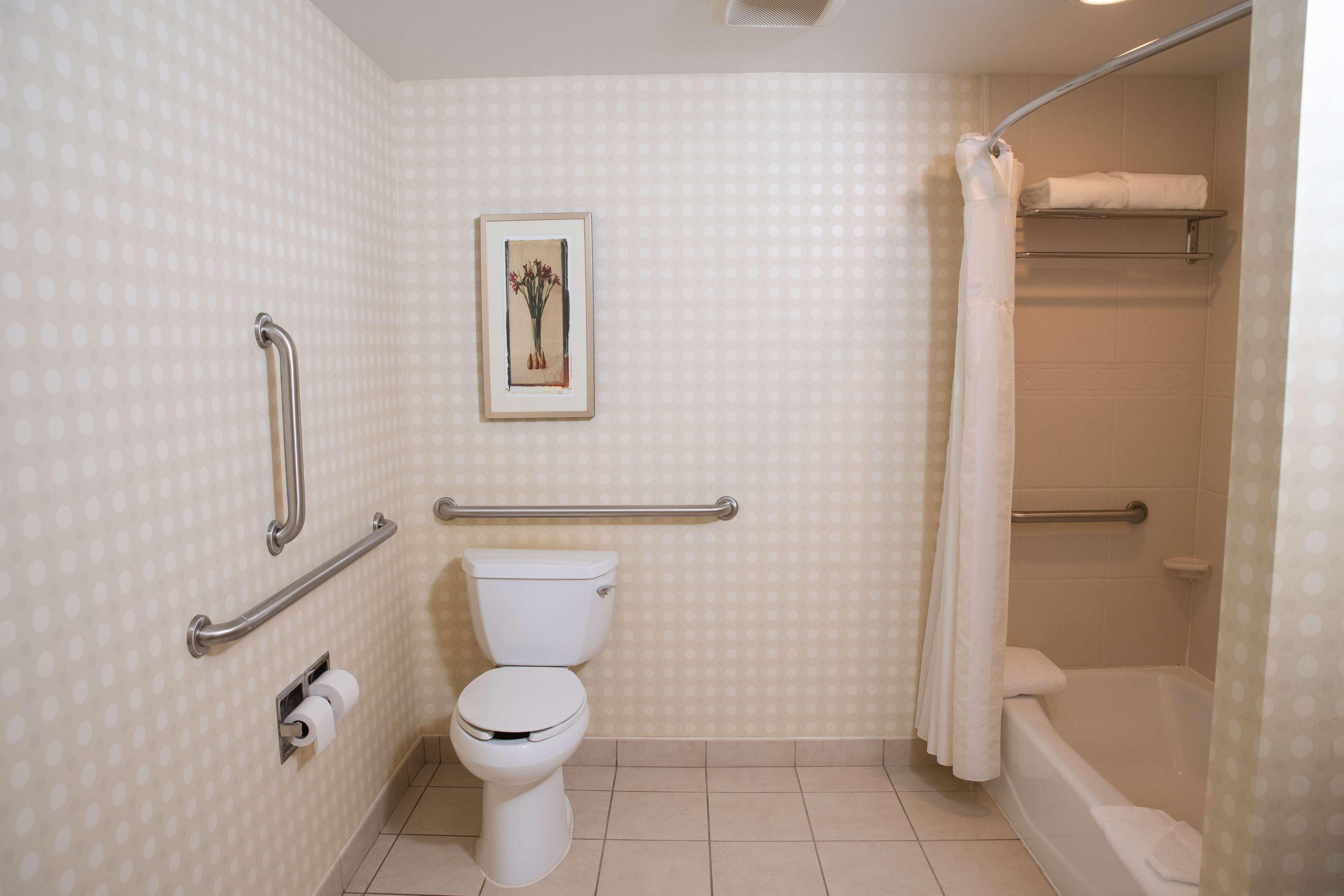 Hilton Garden Inn Erie Kearsarge Dış mekan fotoğraf