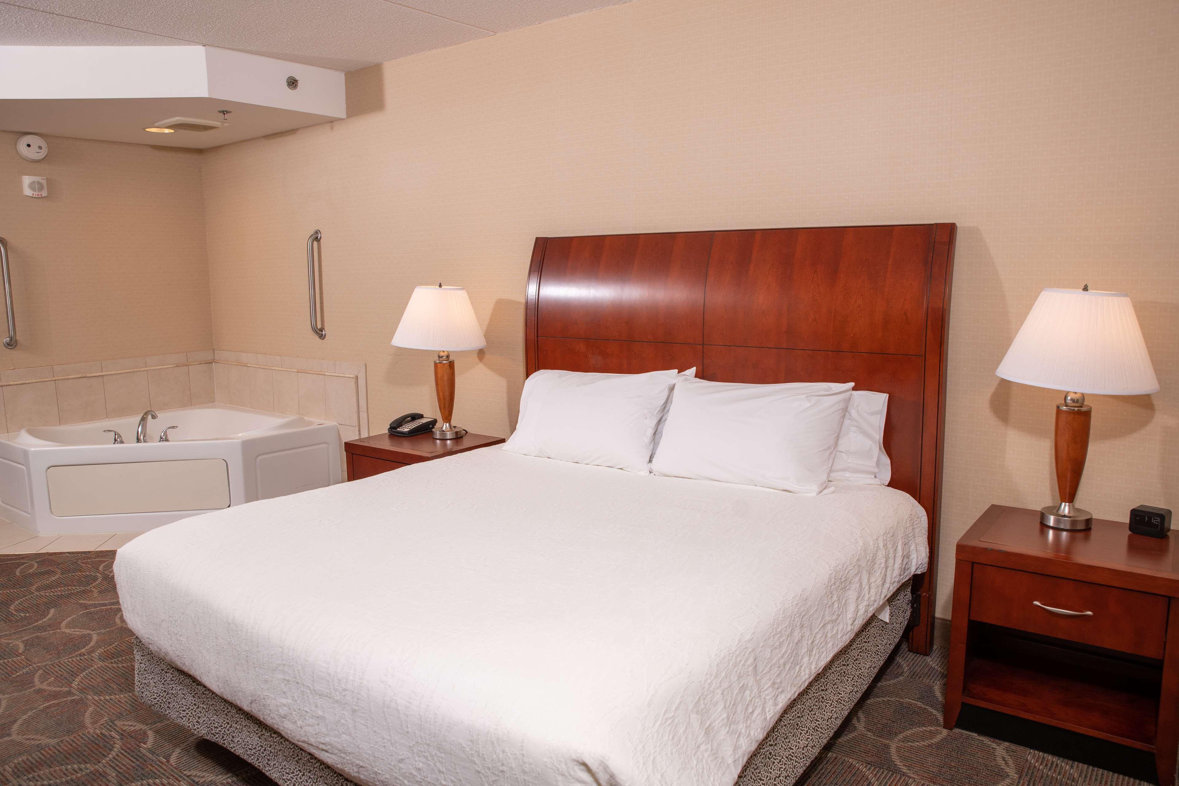 Hilton Garden Inn Erie Kearsarge Dış mekan fotoğraf