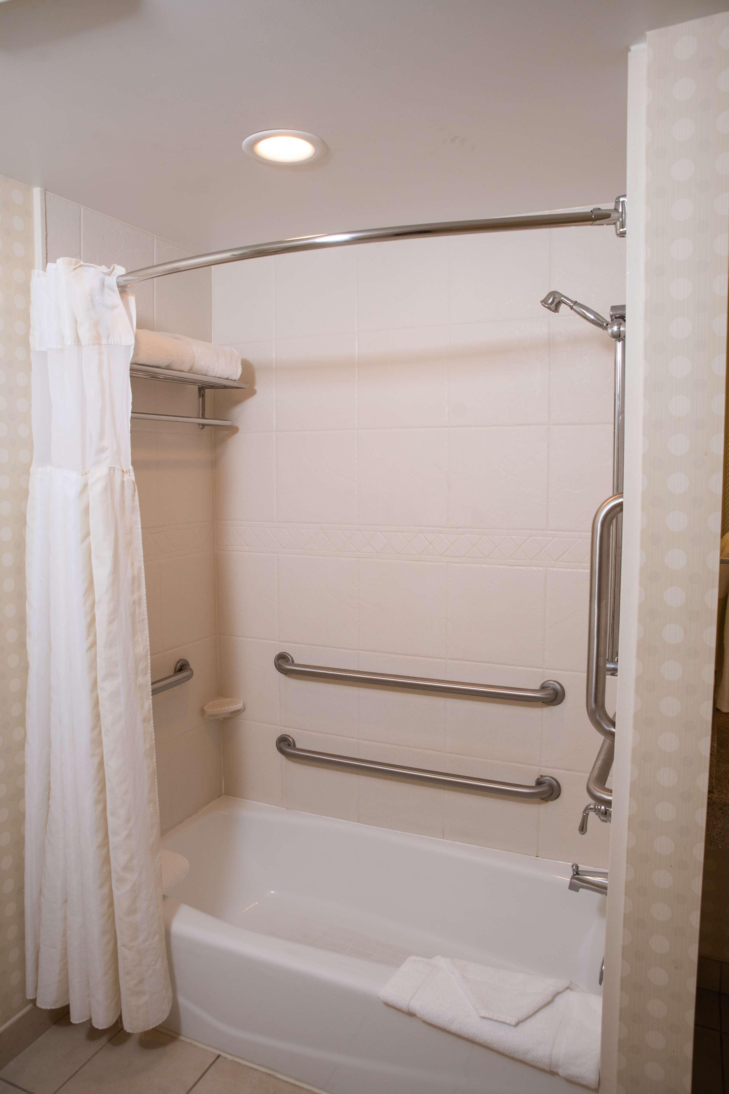 Hilton Garden Inn Erie Kearsarge Dış mekan fotoğraf