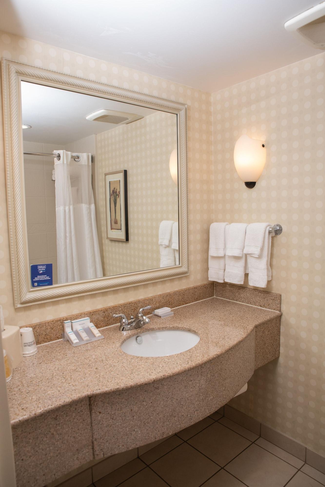 Hilton Garden Inn Erie Kearsarge Dış mekan fotoğraf