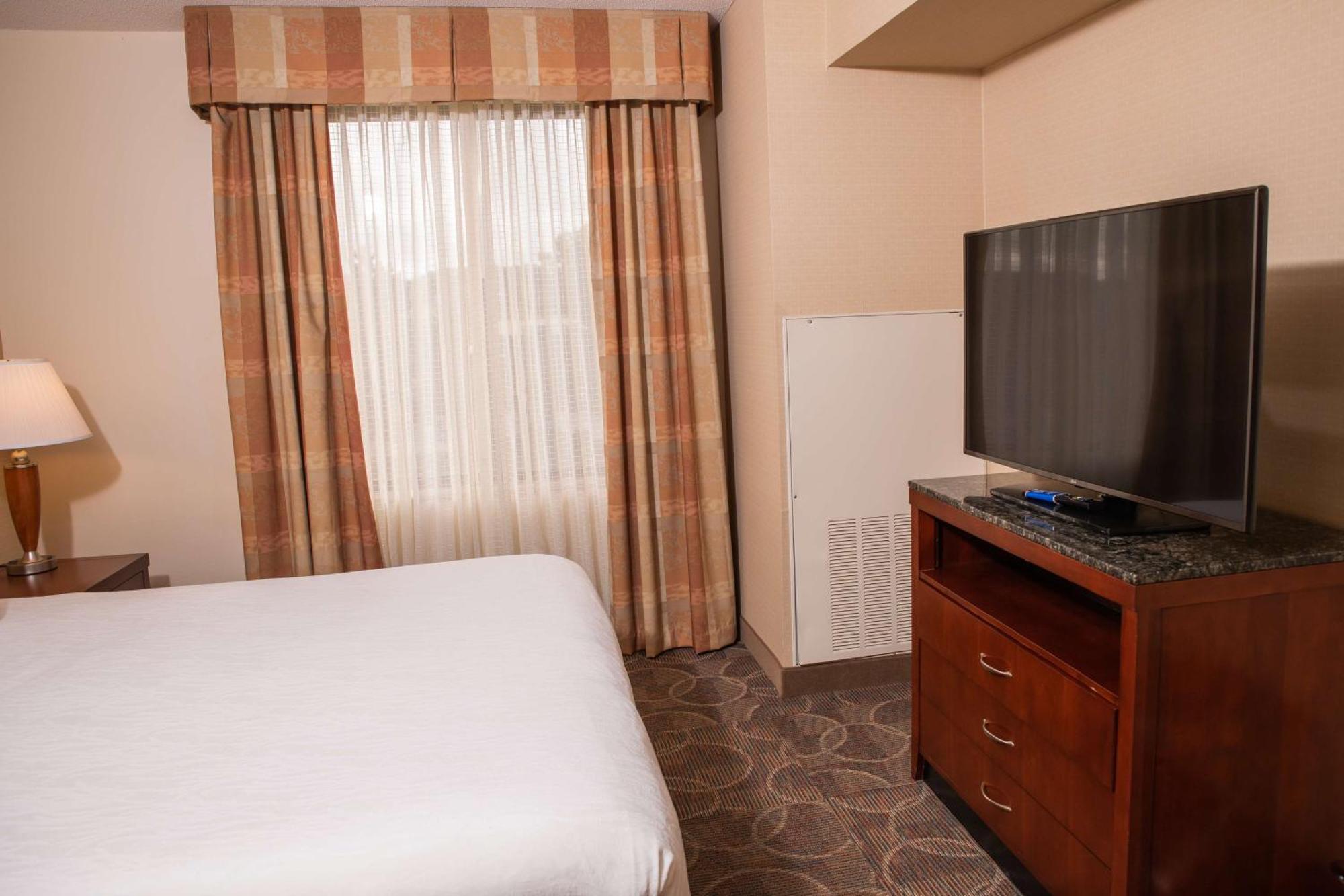 Hilton Garden Inn Erie Kearsarge Dış mekan fotoğraf